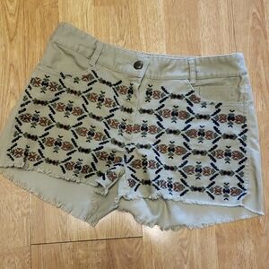 Umgee embroidered raw hem twill shorts small